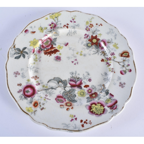 40 - THREE EARLY 19TH CENTURY CHAMBERLAINS WORCESTER PORCELAIN PLATES together with two other Chamberlain... 