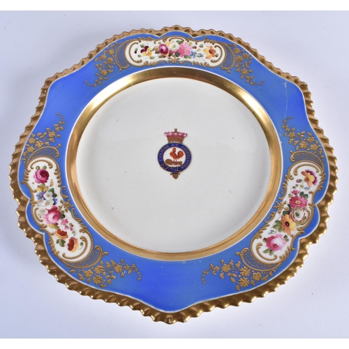 40 - THREE EARLY 19TH CENTURY CHAMBERLAINS WORCESTER PORCELAIN PLATES together with two other Chamberlain... 