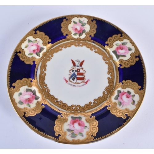 40 - THREE EARLY 19TH CENTURY CHAMBERLAINS WORCESTER PORCELAIN PLATES together with two other Chamberlain... 