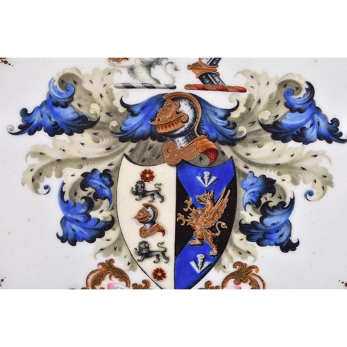 46 - A FINE EARLY 19TH CENTURY CHAMBERLAINS WORCESTER ARMORIAL PLATE painted with a Knight and shield cre... 