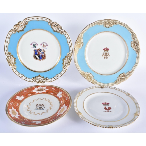 47 - FOUR EARLY 19TH CENTURY CHAMBERLAINS WORCESTER ARMORIAL PLATES in various forms and sizes. Largest 2... 