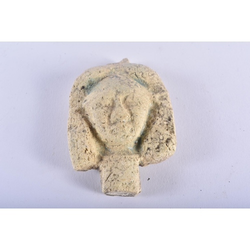 477 - AN ANCIENT EGYPTIAN AMULET OF THE GODDESS HATHOR 664-332 BC. 7.5 cm x 5.5 cm.