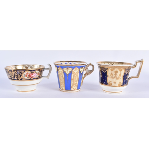 4 - A COLLECTION OF EARLY 19TH CENTURY ENGLISH PORCELAIN TEAWARES in various forms and sizes. Largest 14... 