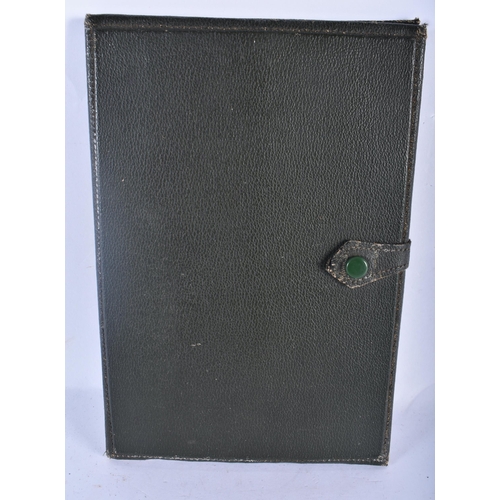 535 - A VINTAGE LEATHER CASED TRAVELLING SOLITAIRE CARD GAME. 24 cm x 15 cm.