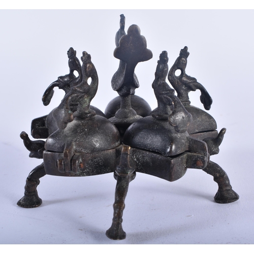 567 - A 19TH CENTURY INDIAN BRONZE BIRD FORM PANDAN SPICE BOX. 8.5 cm x 8.5 cm.