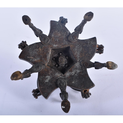 567 - A 19TH CENTURY INDIAN BRONZE BIRD FORM PANDAN SPICE BOX. 8.5 cm x 8.5 cm.