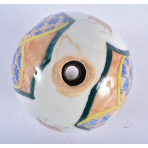 633 - A TURKISH OTTOMAN KUTAHYA POTTERY HANGING BALL. 13 cm x 9 cm.