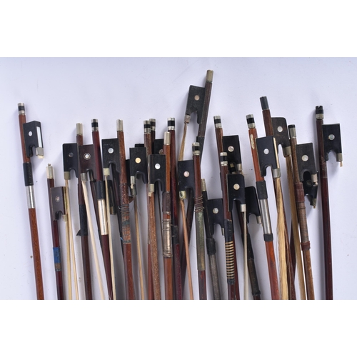 638 - A COLLECTION OF VIOLIN BOWS. (qty)