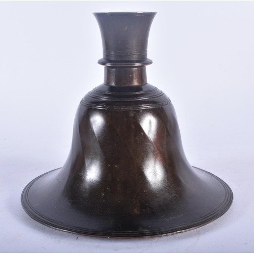 692 - AN 18TH/19TH CENTURY MIDDLE EASTERN BRONZE HOOKAH PIPE BASE. 15 cm x 13 cm.