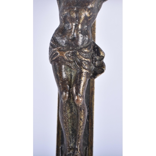 696 - AN ANTIQUE JESUIT MONKS CRUCIFIX. 21 cm x 8 cm.