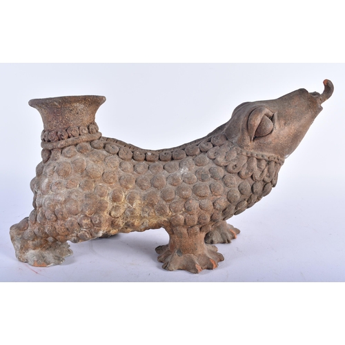 699 - A LARGE POTTERY SOUTH AMERICAN TERRACOTTA ZOOMORPHIC VESSEL. 32 cm x 18cm.