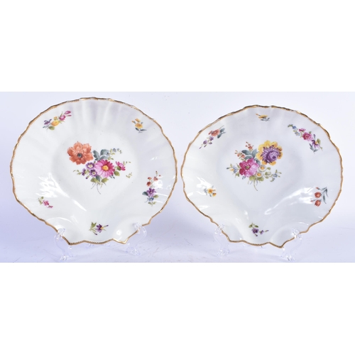 720 - A PAIR DANISH ROYAL COPENHAGEN PORCELAIN SHELL SHAPED DISH painted with flowers, together with a sim... 