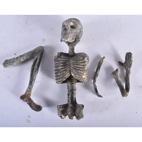 722 - AN EARLY CONTINENTAL IRON SKELETON FRAGMENT found on an archeological dig, contained within a later ... 