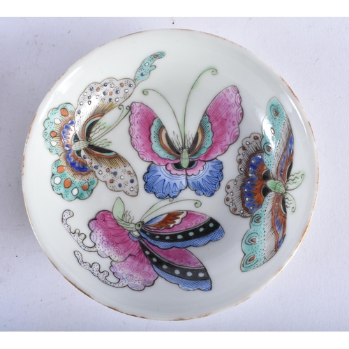 727 - A PAIR OF EARLY 20TH CENTURY CHINESE FAMILLE ROSE BUTTERFLY DISHES Late Qing/Republic. 9 cm diameter... 