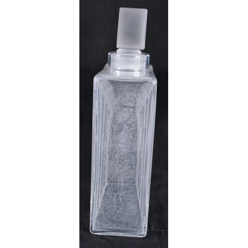 786 - A FRENCH LALIQUE TYPE GLASS SCENT BOTTLE AND STOPPER. 21 cm x 10 cm.