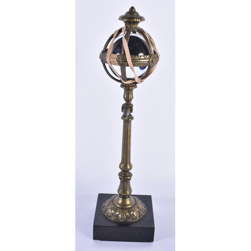 821 - AN UNUSUAL 19TH CENTURY BRONZE AND CRYSTAL GLASS STREET LAMP. 31 cm high.