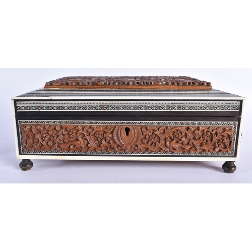 826 - A GEORGE III LEATHER COUNTRY HOUSE CASKET. 27 cm x 16 cm.