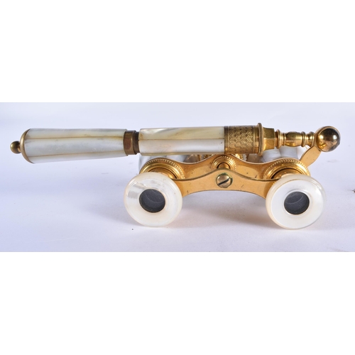 840 - A PAIR OF MOTHER OF PEARL OPERA GLASSES. 21 cm x 8 cm extended.