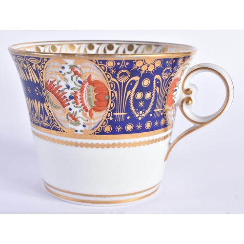 8 - TWO LATE 18TH/19TH CENTURY CHAMBERLAINS WORCESTER CUPS AND SAUCERS one painted with an armorial, the... 