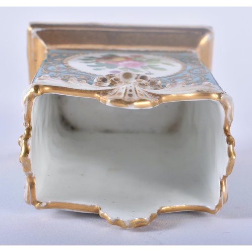 90 - A 19TH CENTURY FRENCH JACOB PETIT PORCELAIN DESK OBJECT together with a Meissen encrusted cup and sa... 