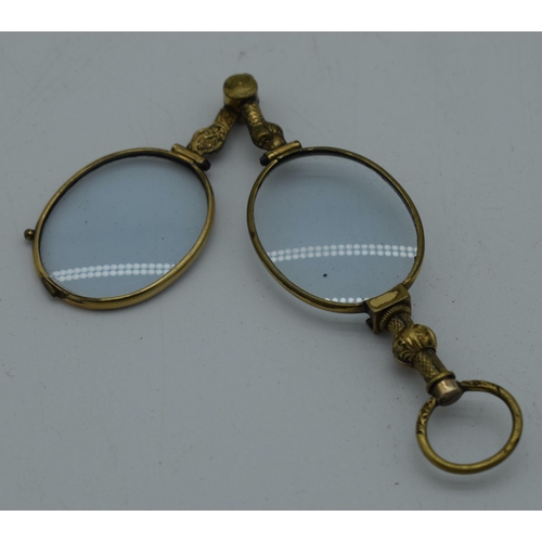 1012 - A PAIR OF ANTIQUE YELLOW METAL LORGNETTES. 17 grams. 9 cm x 8 cm.