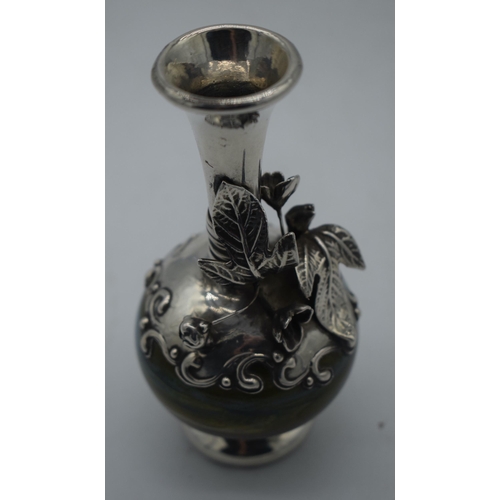 1018 - AN ART NOUVEAU SILVER MOUNTED GLASS VASE. 100 grams. 14 cm high.