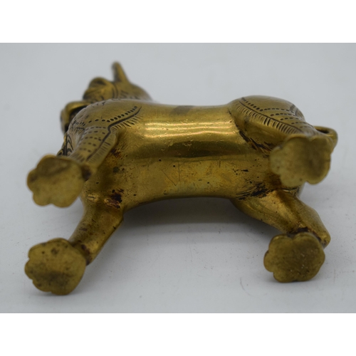 1024 - AN EARLY BRONZE AQUAMANILE BEAST. 228 grams. 8.5 cm x 8.5 cm.