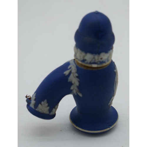 1035 - A RARE ANTIQUE PATENT JASPERWARE PORCELAIN NEO CLASSICAL PIPE. 96 grams. 8.75 cm x 6.75 cm.