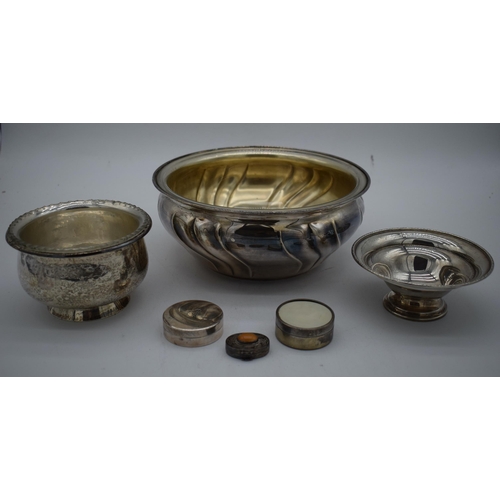 1049 - TWO LARGE CONTINENTAL SILVER BOWLS together with an English silver bowl & three continental silver b... 