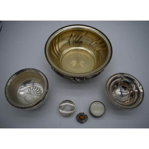 1049 - TWO LARGE CONTINENTAL SILVER BOWLS together with an English silver bowl & three continental silver b... 