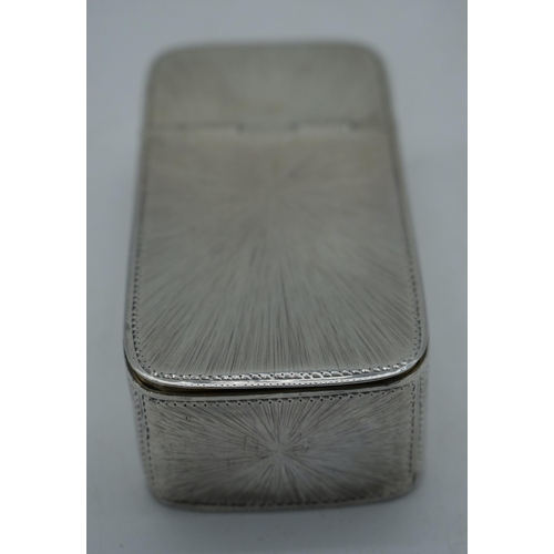 1052 - AN EARLY 19TH CENTURY SILVER SUNBURST SNUFF BOX. London 1825. 92 grams. 9.5 cm x 4.5 cm.