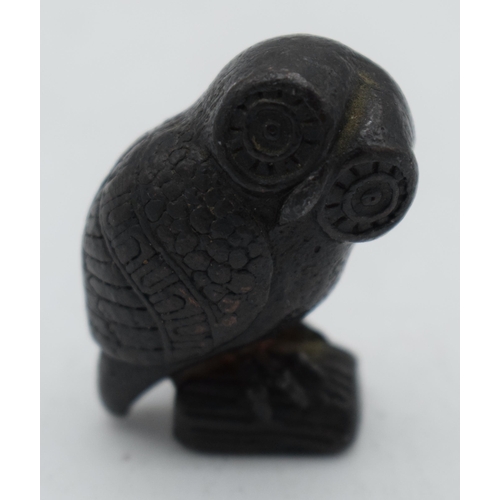 1061 - A SMALL ART DECO CONTINENTAL BRONZE OWL. 99 grams. 4 cm x 3 cm.