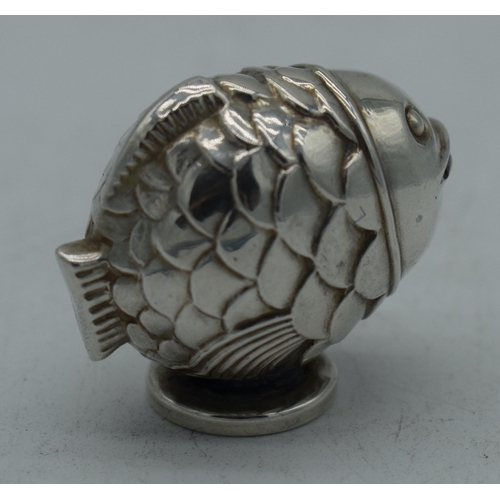 1070 - AN ART DECO DANISH WHITE METAL FISH CONDIMENT. 20.3 grams. 5 cm x 3 cm.