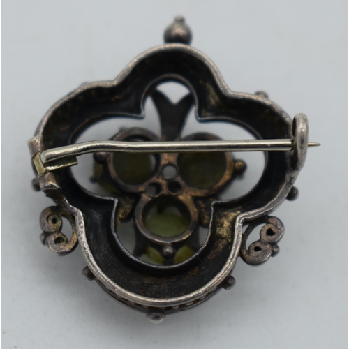 1076 - AN ANTIQUE BROOCH. 7 grams. 3 cm x 2.5 cm.