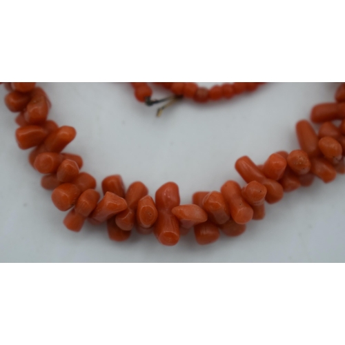 1106 - A CORAL NECKLACE. 21 grams. 43 cm long.