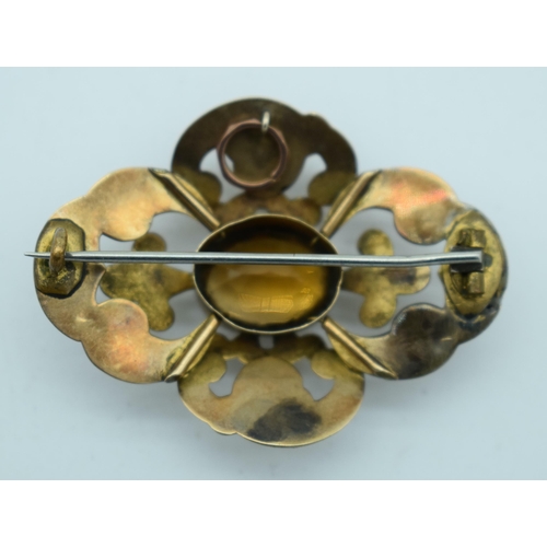 1112 - AN ANTIQUE YELLOW METAL BROOCH. 8 grams. 5 cm x 3.5 cm.