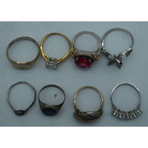 1123 - SILVER RINGS. M to T. 26 grams. (qty)