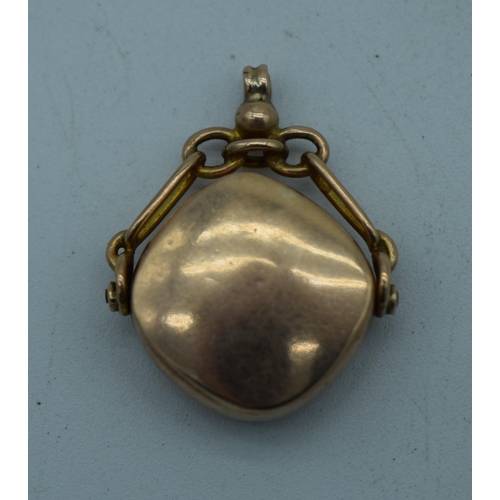 1149 - AN ANTIQUE 9CT GOLD BLOODSTONE FOB. 9 grams. 3.25cm x 2.75 cm.