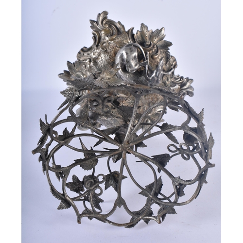 1189 - AN ANTIQUE SILVER PLATED DOUBLE DOG AND TREE STUMP TABLE CENTREPIECE probably Elkington & Co. 24.5 c... 