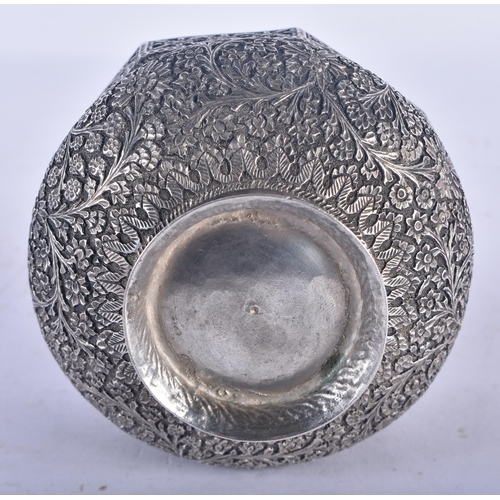 1196 - AN INDIAN SILVER RETICULATED BOWL. 139 grams. 9 cm x 7 cm.