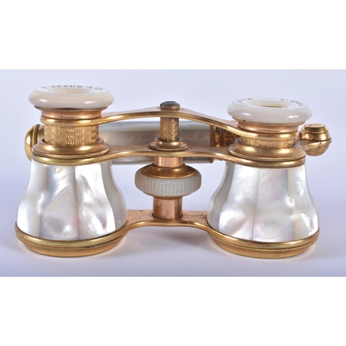 1200 - A PAIR OF MOTHER OF PEARL OPERA GLASSES. 19 cm wide extended.