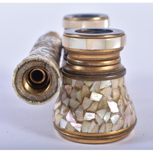 1203 - A PAIR OF MOTHER OF PEARL OPERA GLASSES. 21 cm wide extended.