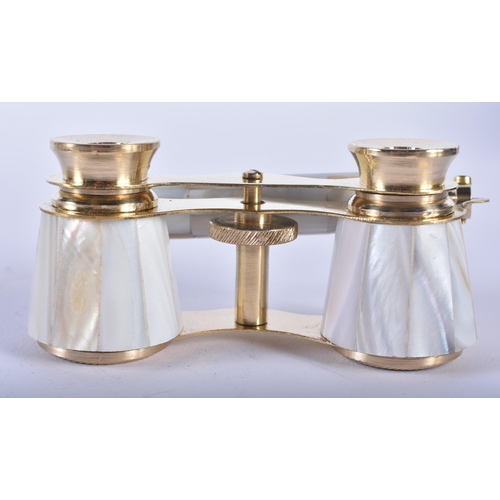 1218 - A PAIR OF MOTHER OF PEARL OPERA GLASSES. 18cm wide extended.