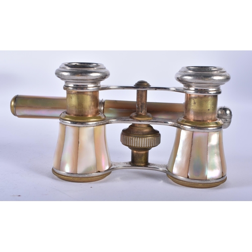 1225 - A PAIR OF MOTHER OF PEARL OPERA GLASSES. 18cm wide extended.