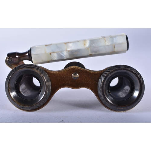 1247 - A PAIR OF MOTHER OF PEARL OPERA GLASSES. 18cm wide extended.