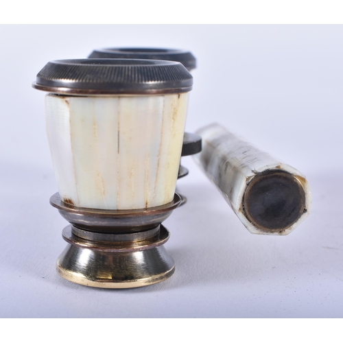 1250 - A PAIR OF MOTHER OF PEARL OPERA GLASSES. 18cm wide extended.