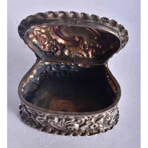 1345 - A Victorian Silver Shell Shaped Embossed Silver Pill Box.  Hallmarked Birmingham 1897.  4.4cm x 3.3 ... 