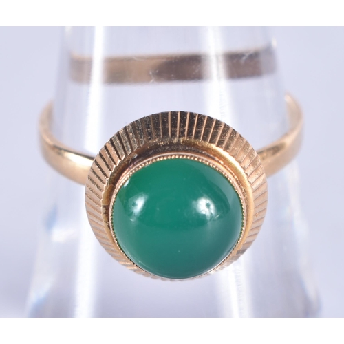 1347 - An Antique Gold and Jade Ring.  Size O, weight 2.4g