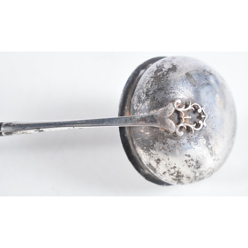 1478 - A Georgian Style White Metal Toddy Ladle with Twisted Horn Handle.  31 cm x 5.6 cm