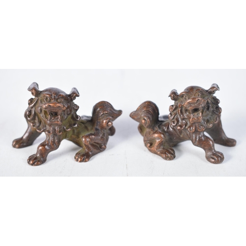 1509 - A Pair of Japanese Bronze Temple Dogs.  3.3 cm x 5.3 cm x 3 cm, total weight 196g (2)